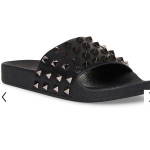 Madden girl studded slides . 8.5